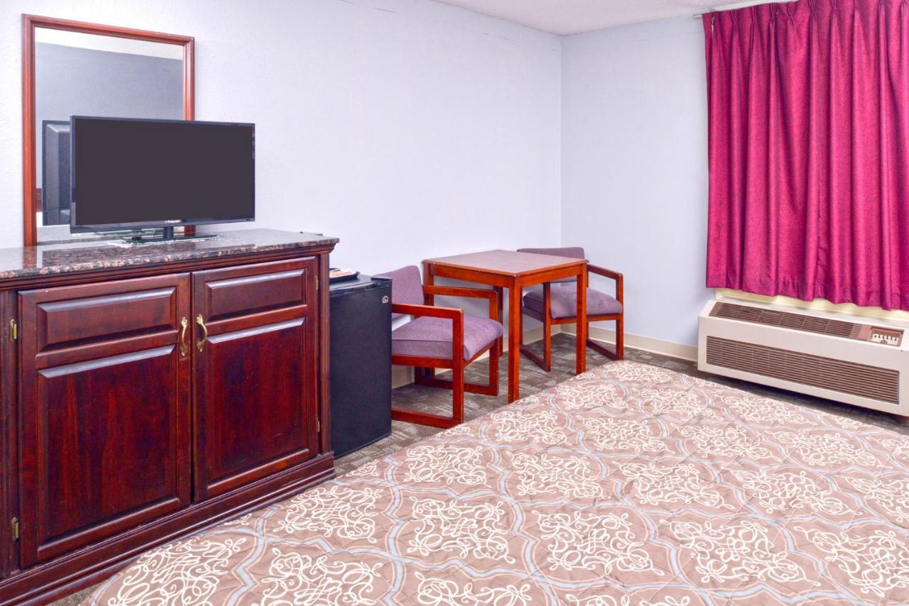 Country Garden & Suites-Benton Extérieur photo