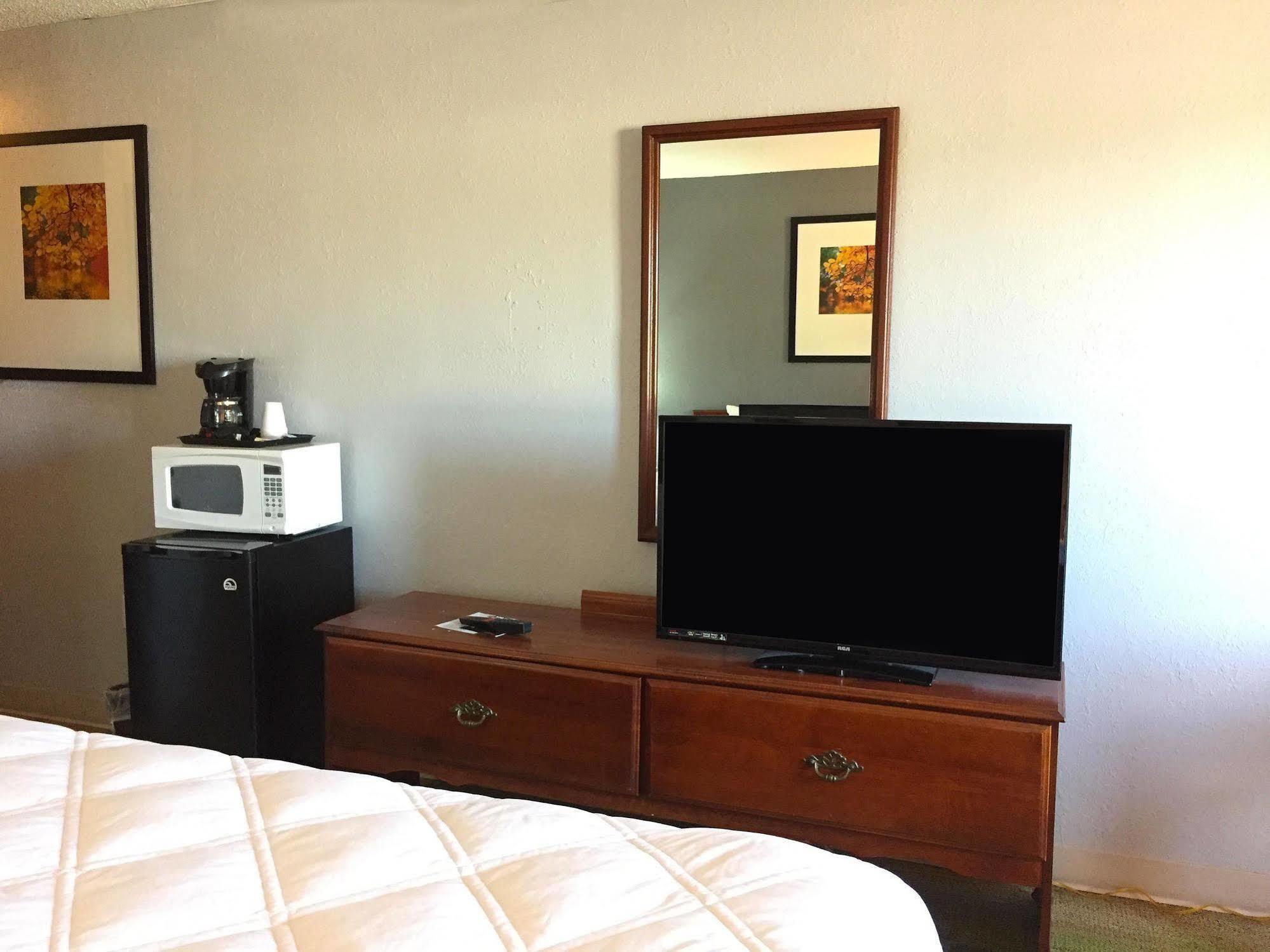 Country Garden & Suites-Benton Extérieur photo